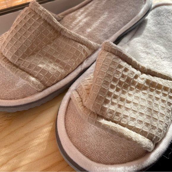 IKEA House Slippers - Picture 6 of 7